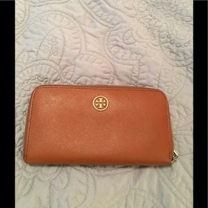 Tory Burch wallet